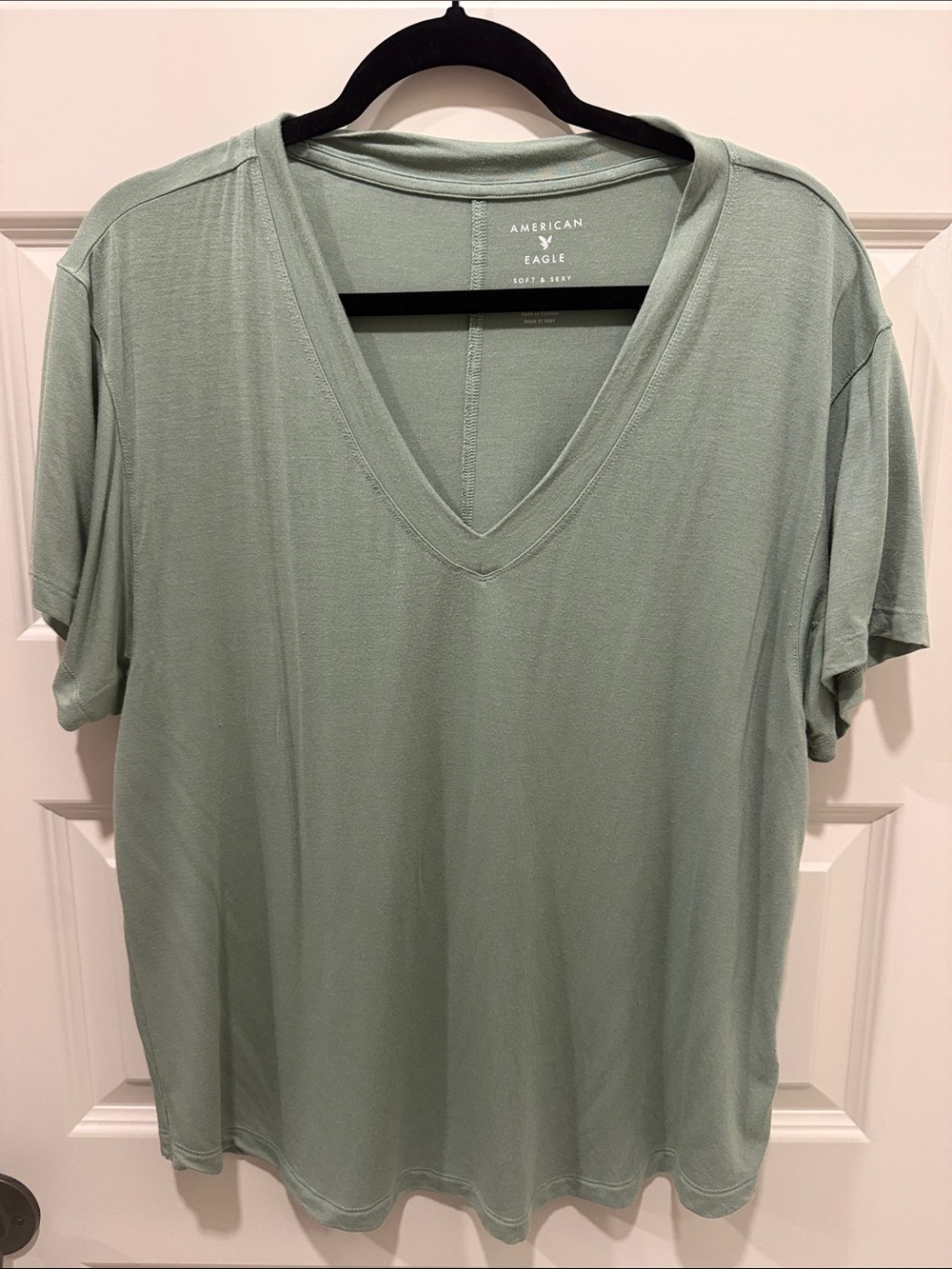 American Eagle Outfitters Light Sage V-Neck Short Sleeve Tee
